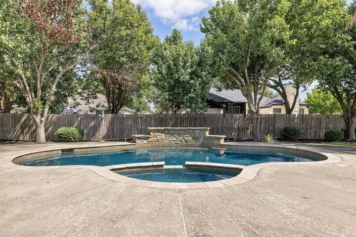 Property Photo: 1300 Cypress Trail TX 76574