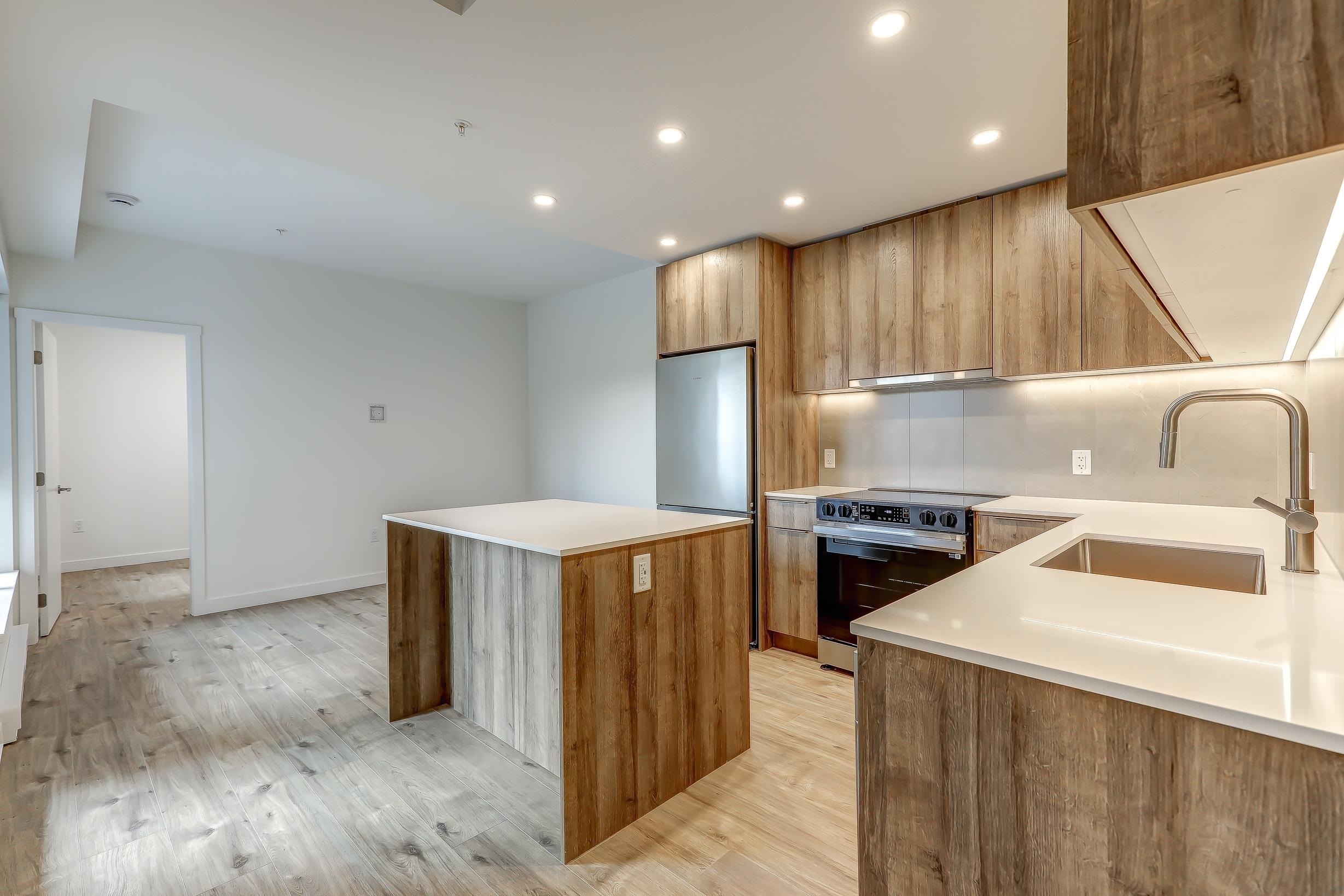 Property Photo: 3594 Malsum Drive 517 BC V7G 0B5