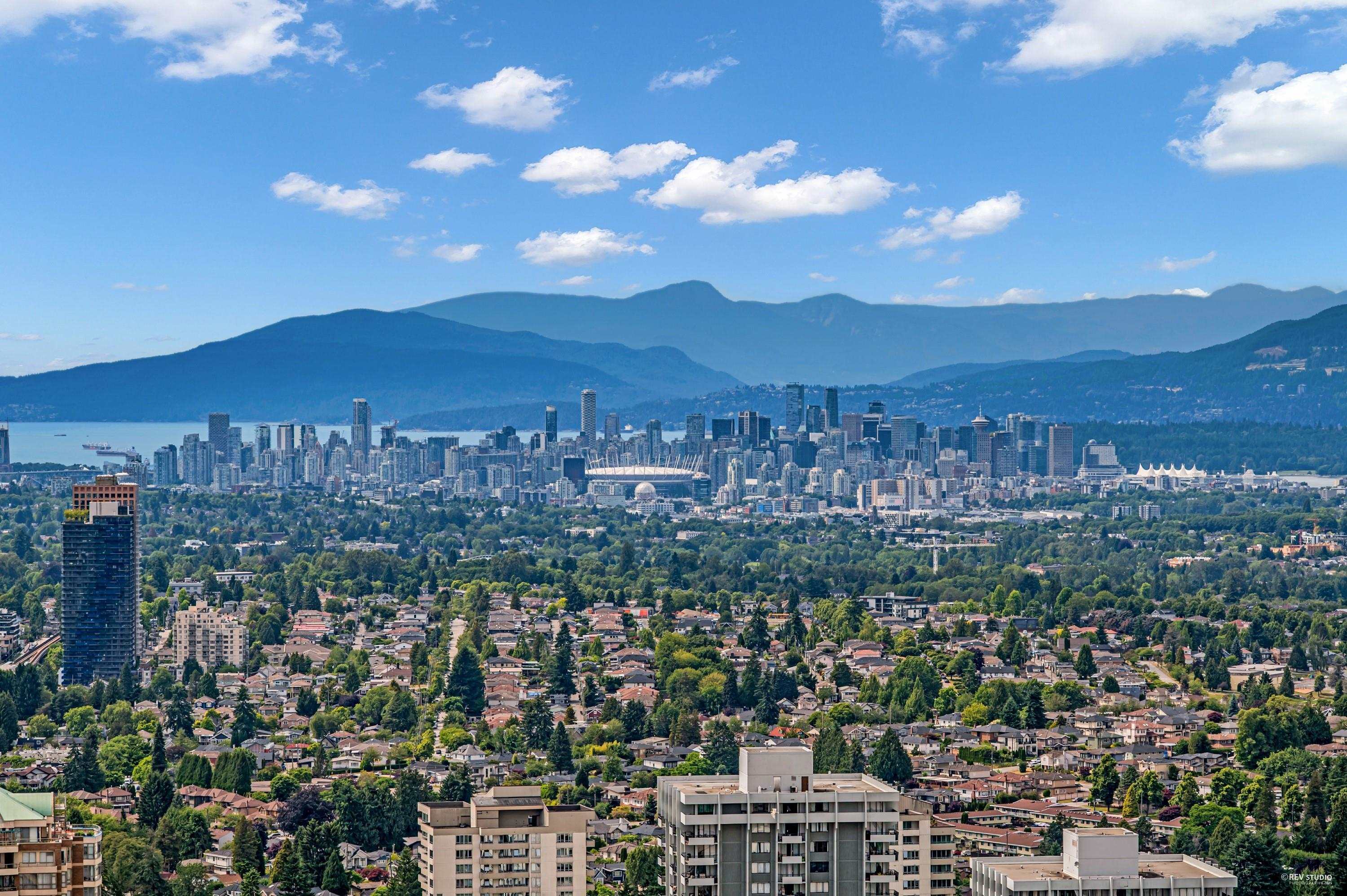 Property Photo:  6000 McKay Avenue 4206  BC V5H 0K2 