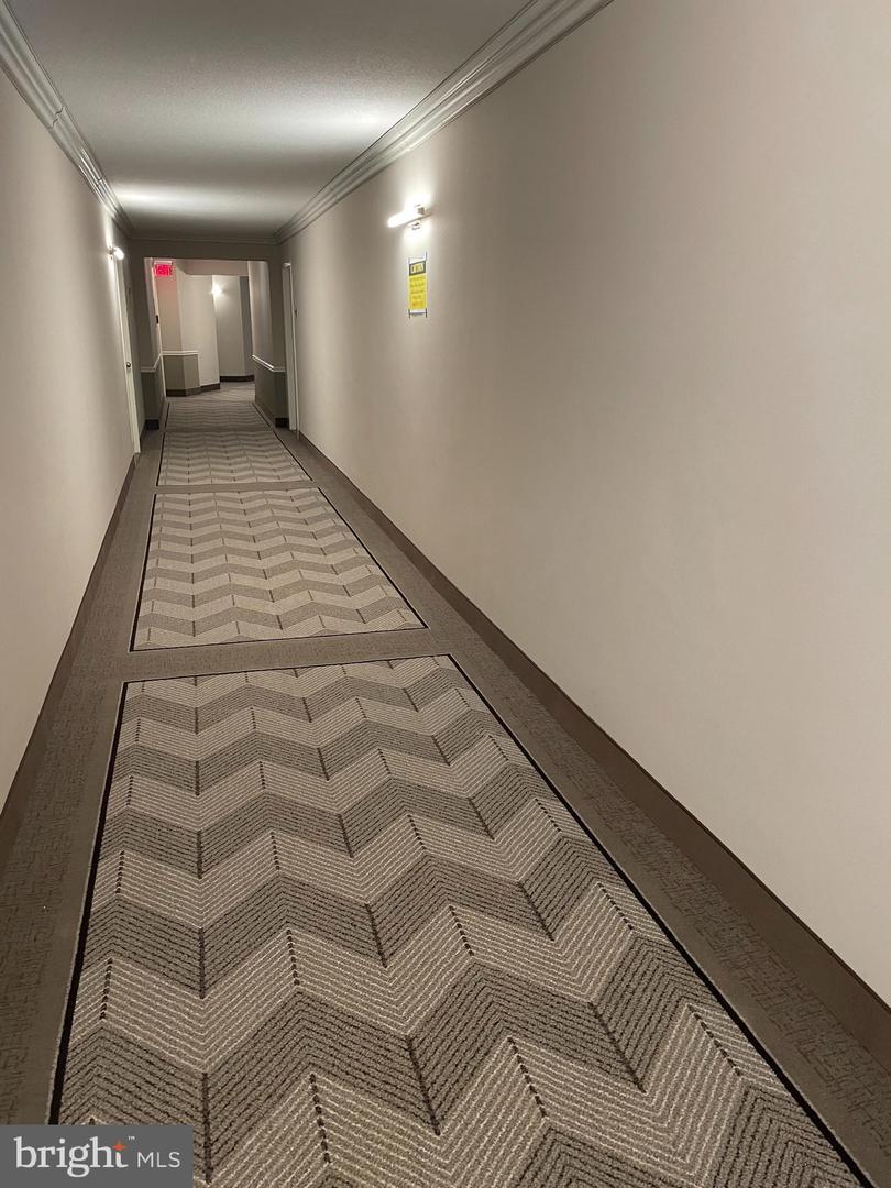 Property Photo: 8370 Greensboro 306 VA 22102