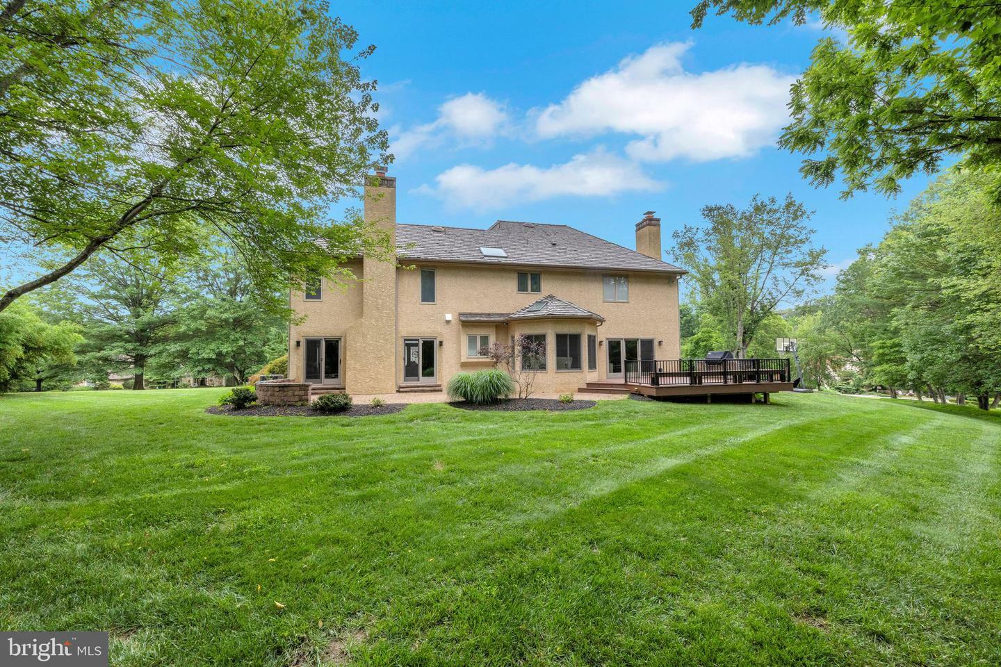Property Photo: 671 N Heilbron Drive PA 19063