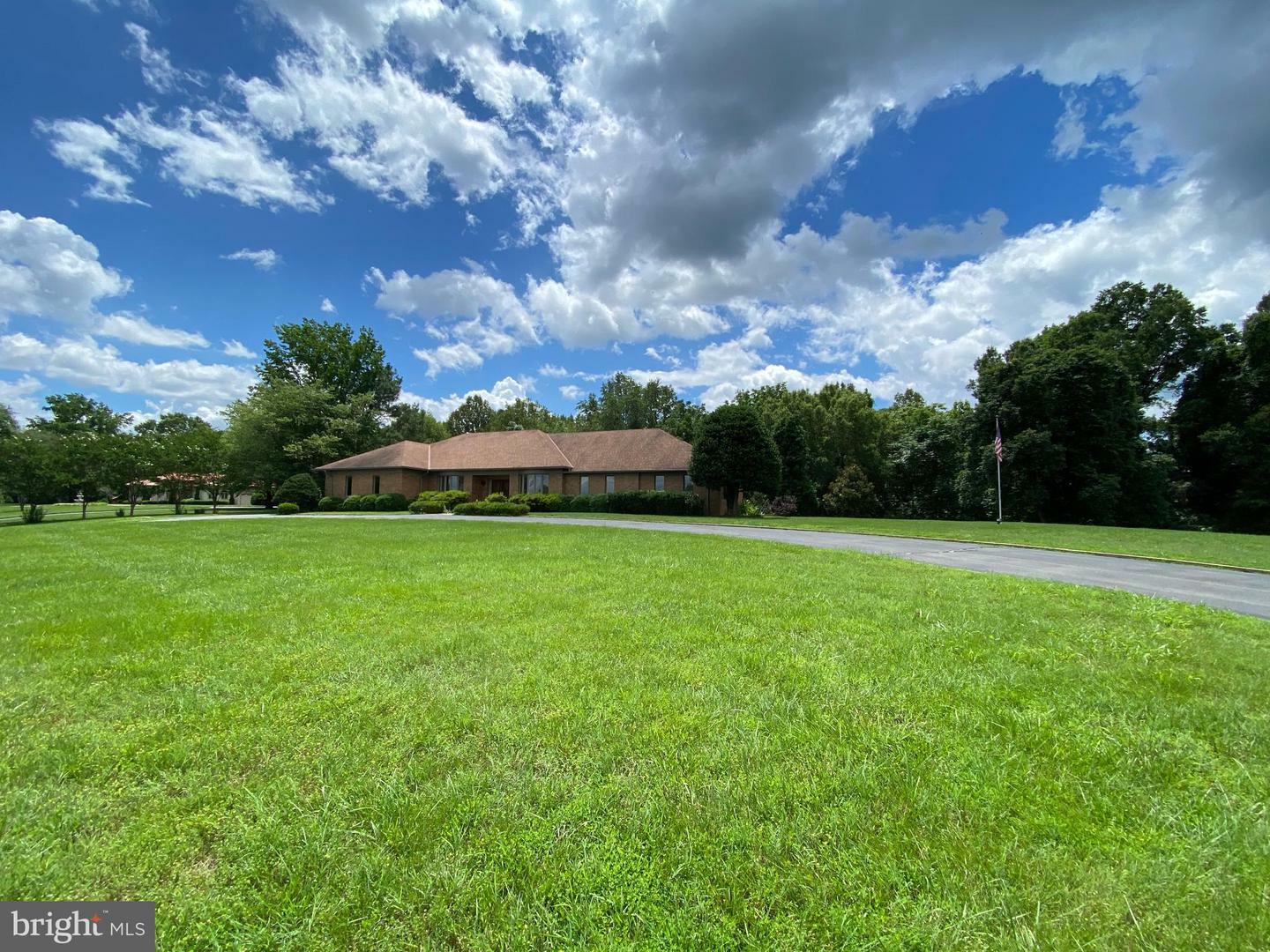 Property Photo: 11225 N Club Drive VA 22408