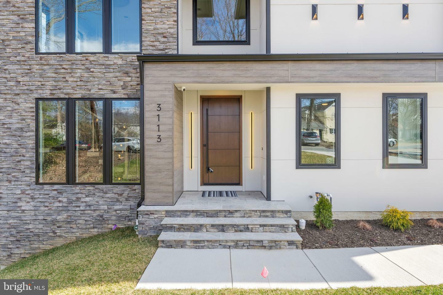 Property Photo: 3113 Circle Hill Road VA 22305
