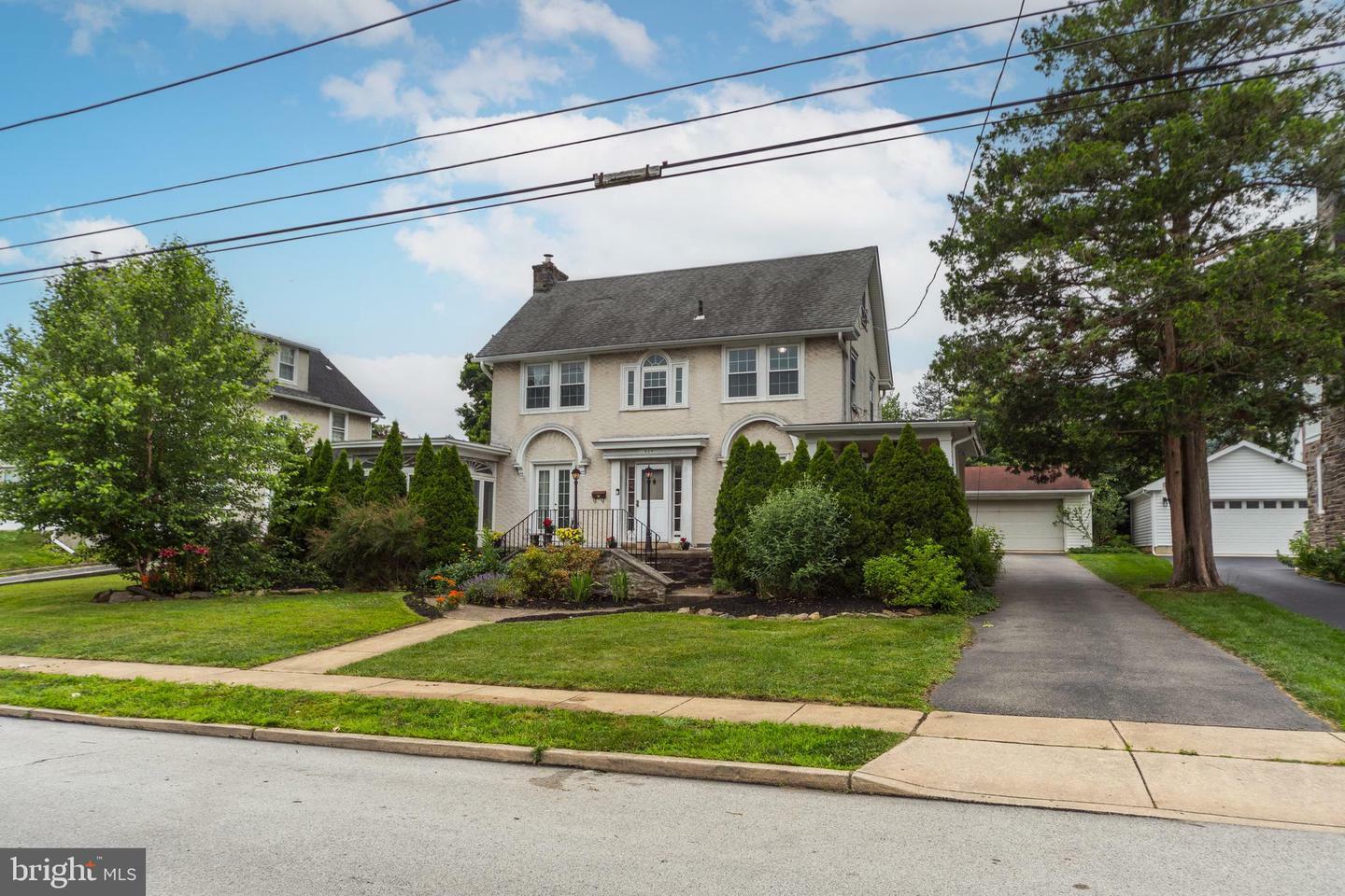 Property Photo:  824 Lindale Avenue  PA 19026 