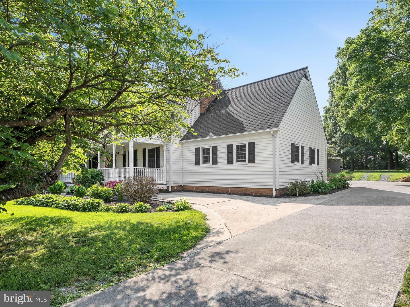 Property Photo: 224 Vine Lane VA 22602