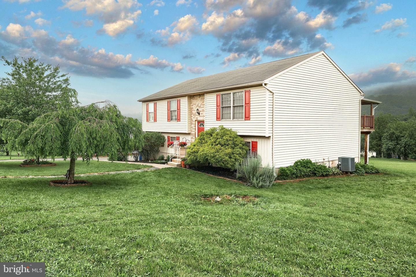 Property Photo:  5 Stahle Lane  PA 17315 