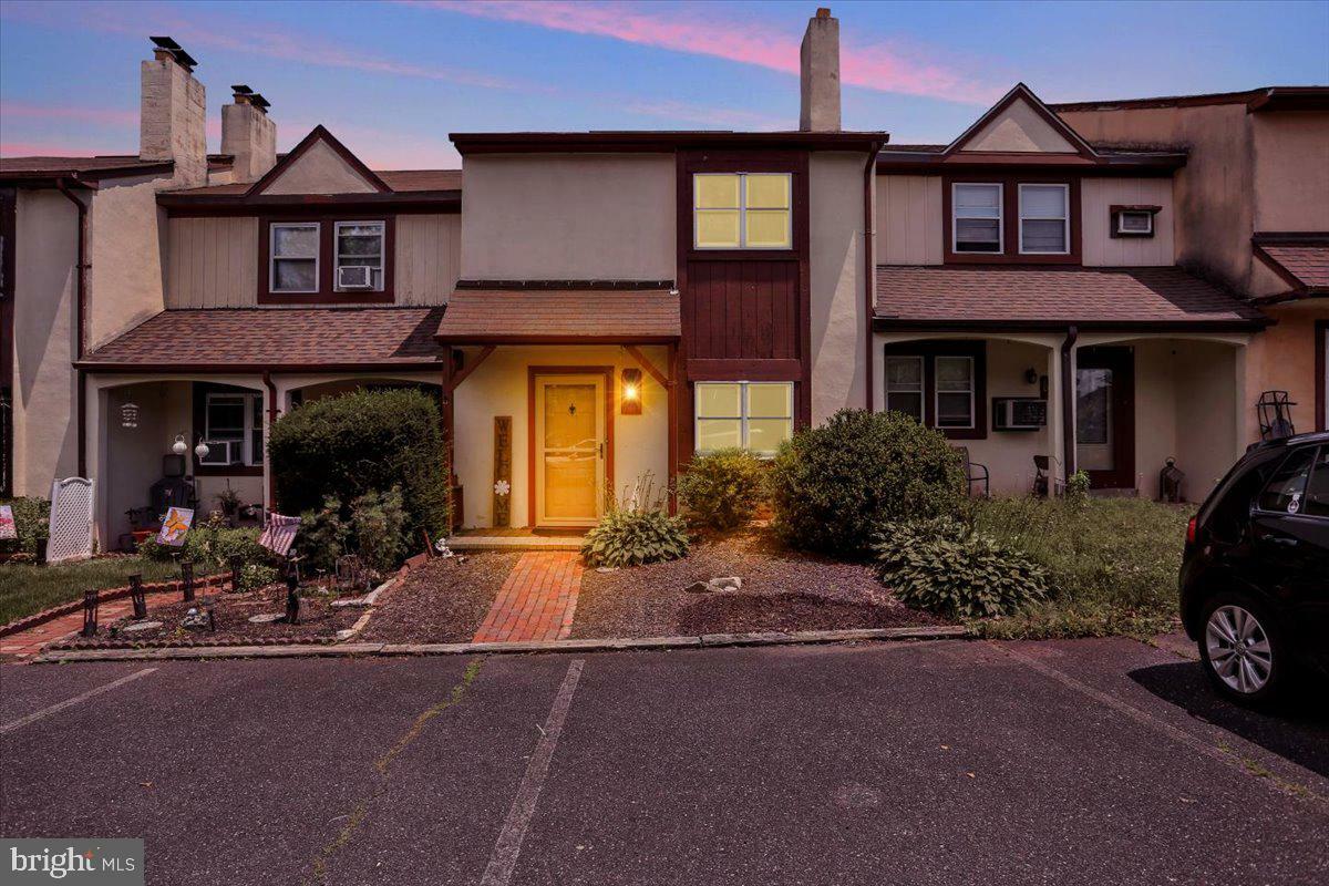 Property Photo: 306 Walnut Ridge PA 19464