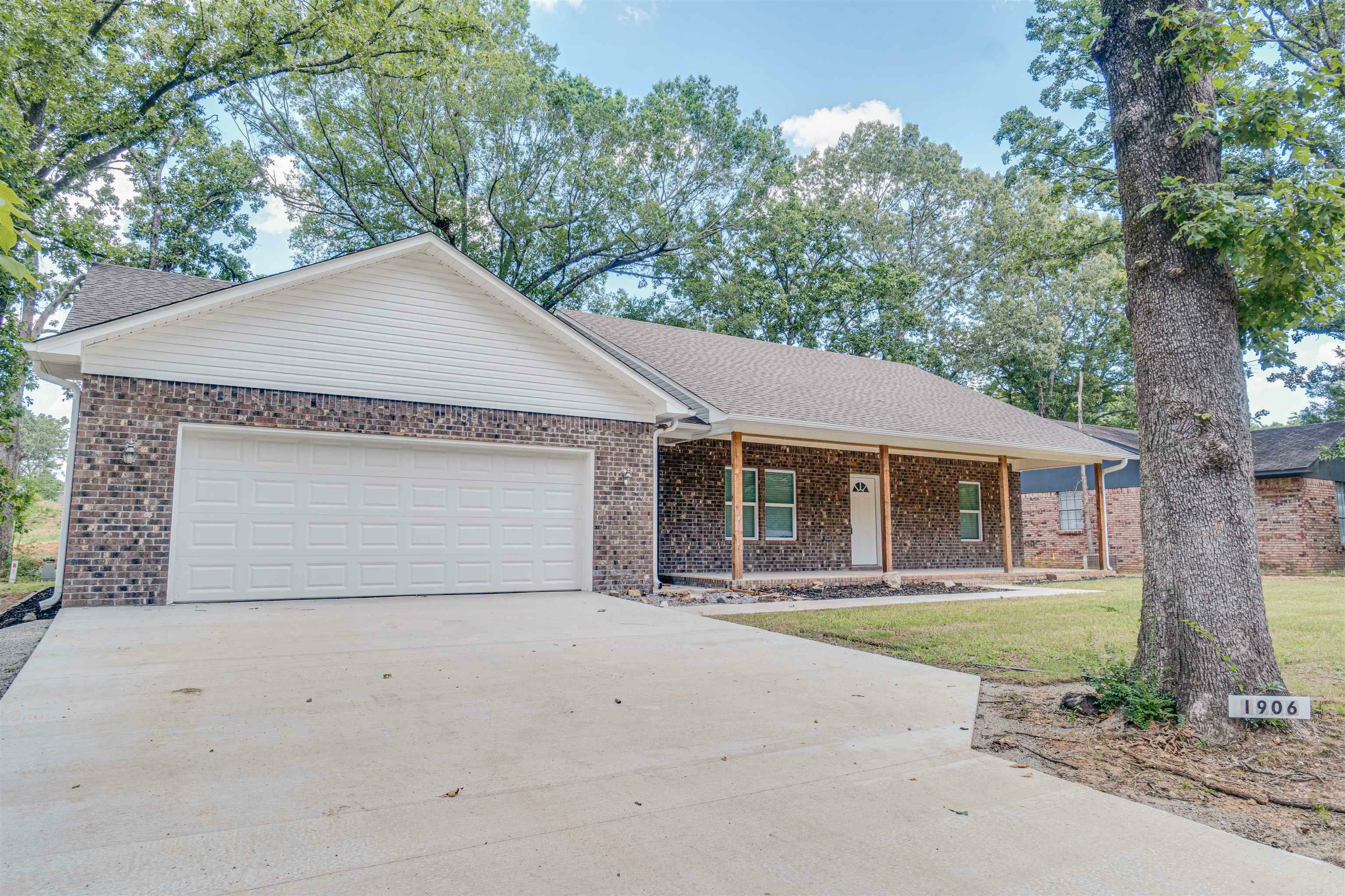 Property Photo: 1906 Hutto Street AR 72032