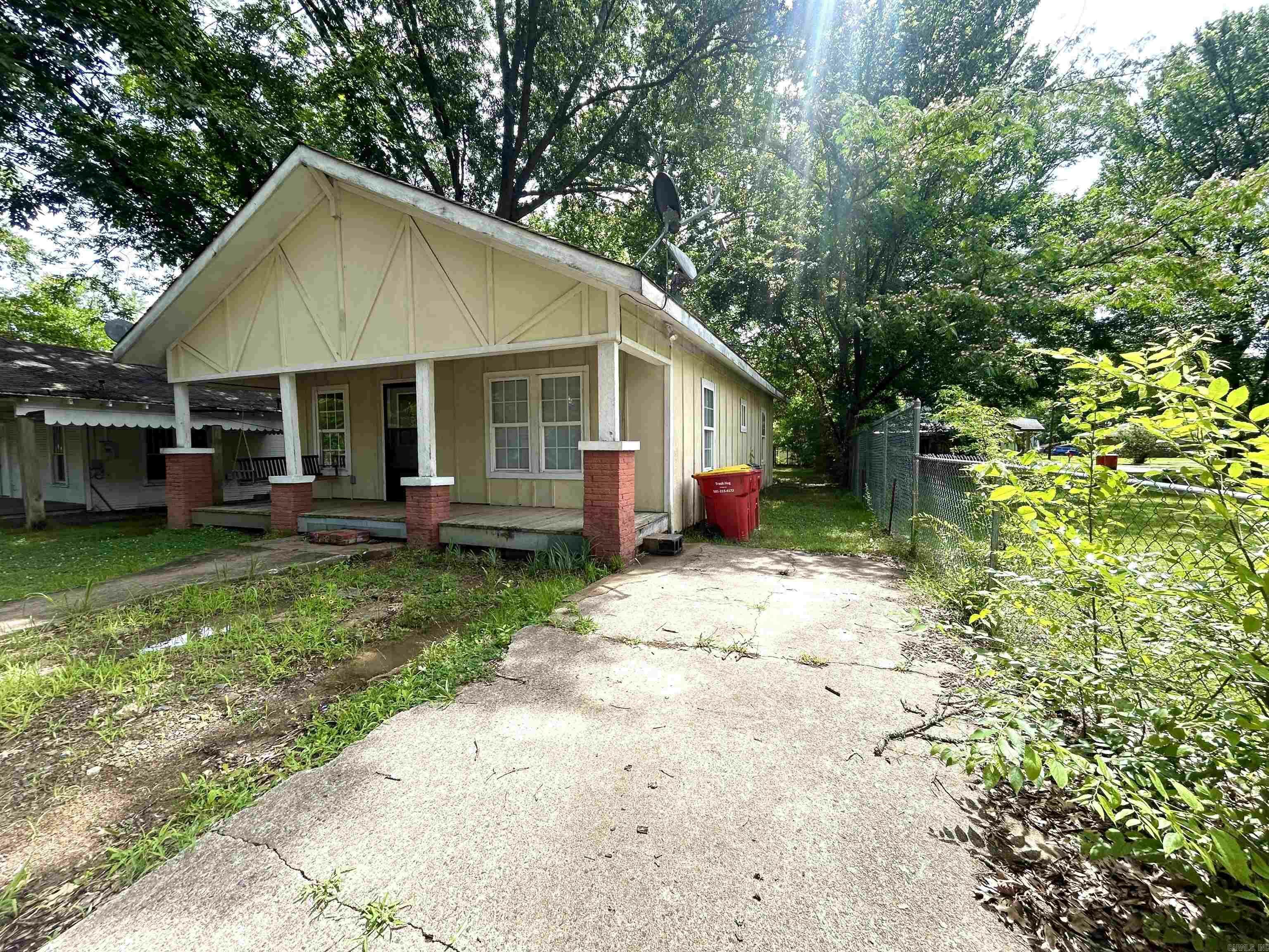 Property Photo: 402 N Morrill Street AR 72110