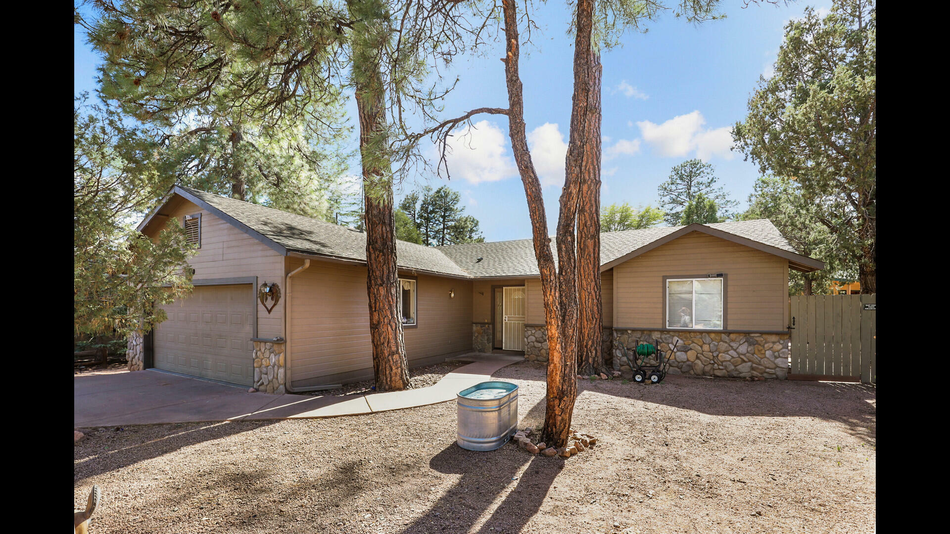 Property Photo:  510 N Oak Ridge Road  AZ 85541 