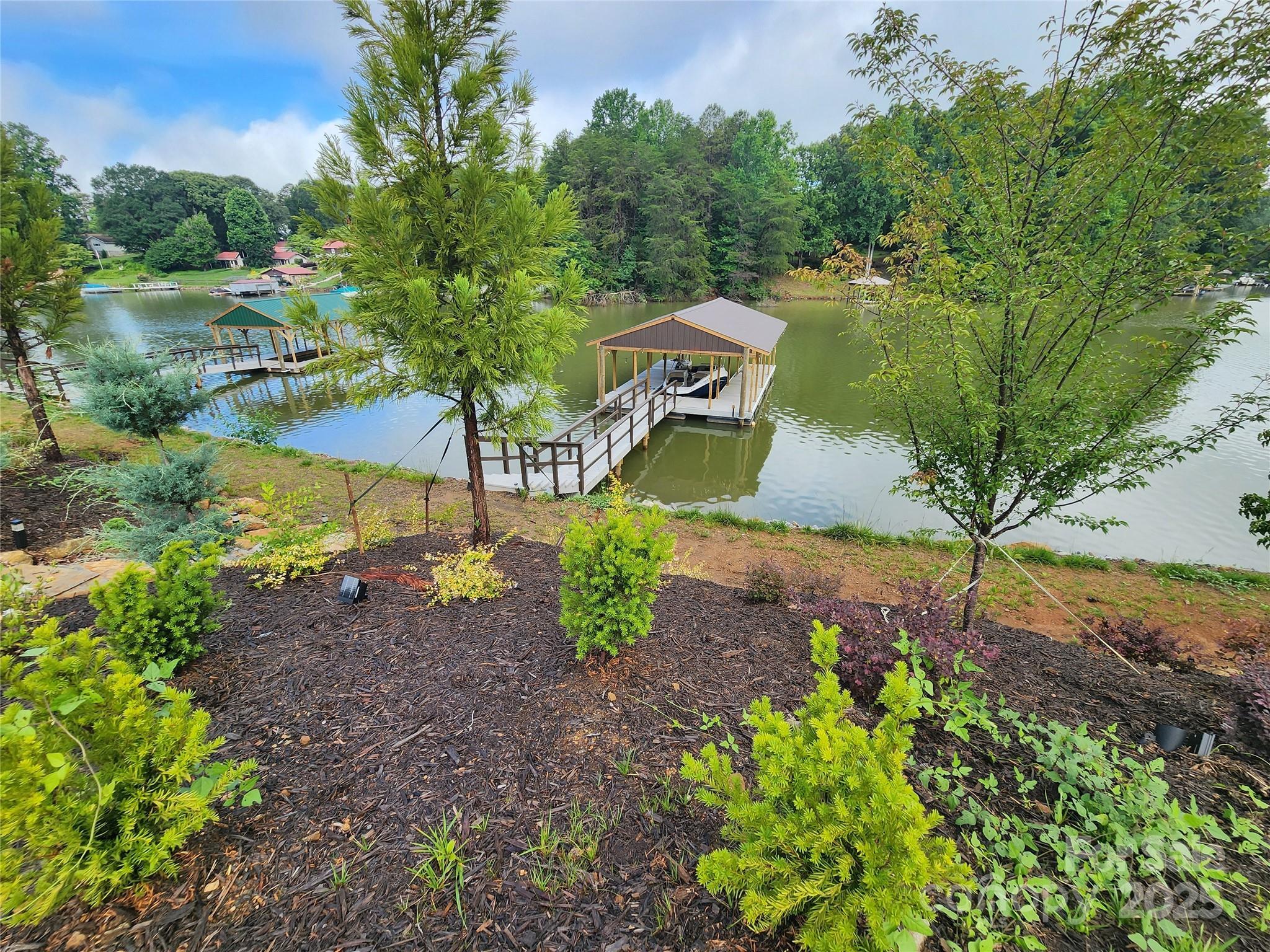 Property Photo: 6908 Shade Tree Lane NC 28673
