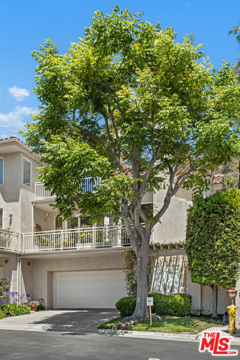 Property Photo: 682 Palisades Dr CA 90272