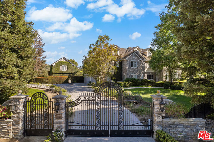 Property Photo:  13418 Nightsky Dr  CA 93012