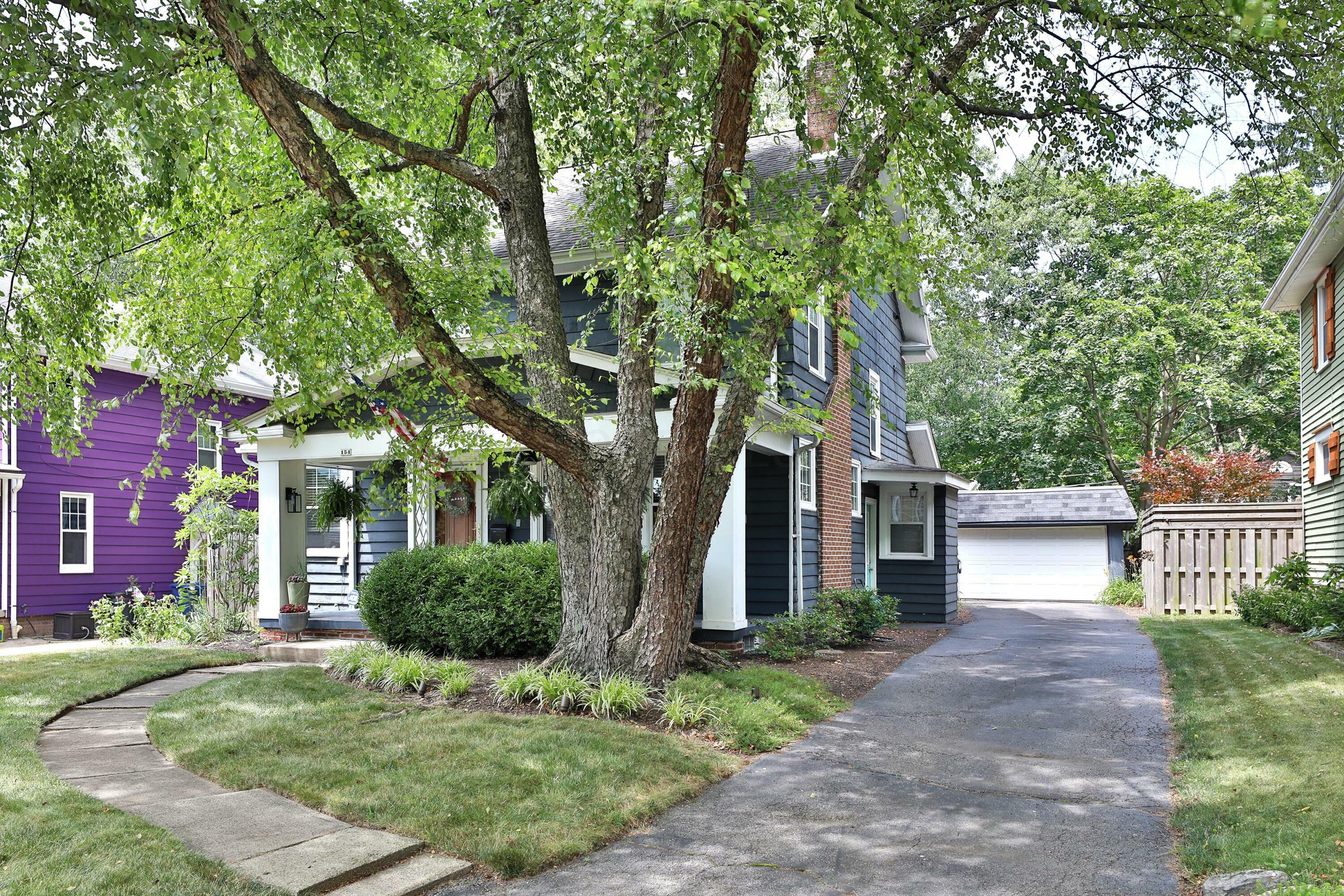Property Photo: 154 E Dunedin Road OH 43214