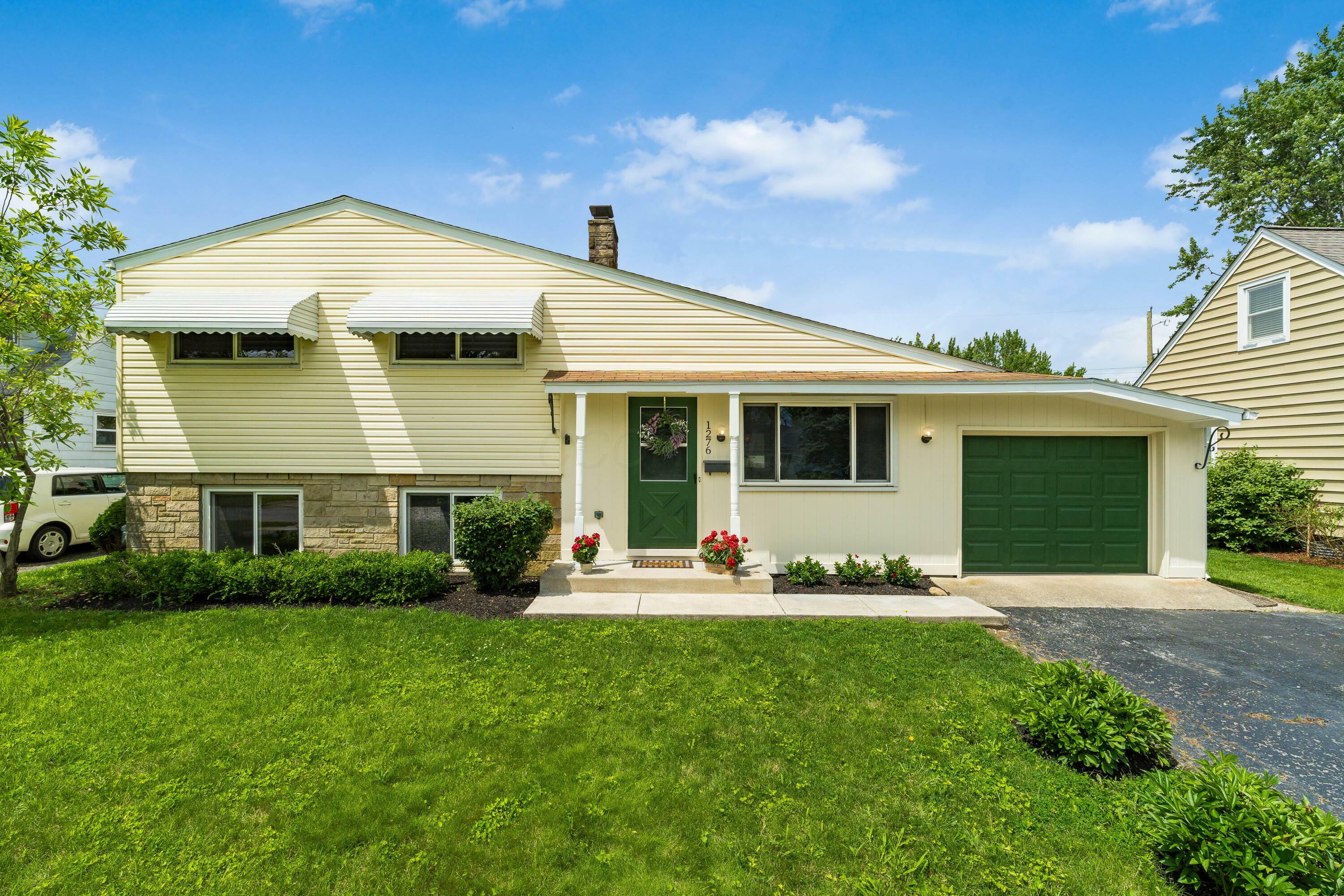 Property Photo: 1276 Bryson Road OH 43224