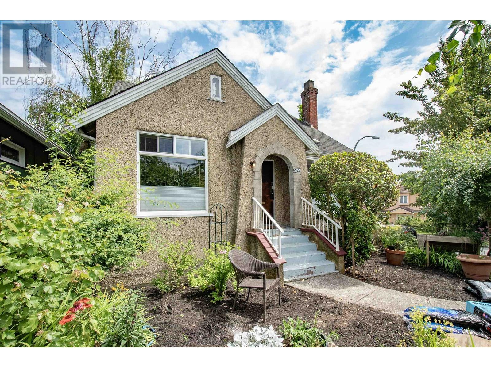 Property Photo:  2686 Nanaimo Street  BC V5N 5E7 