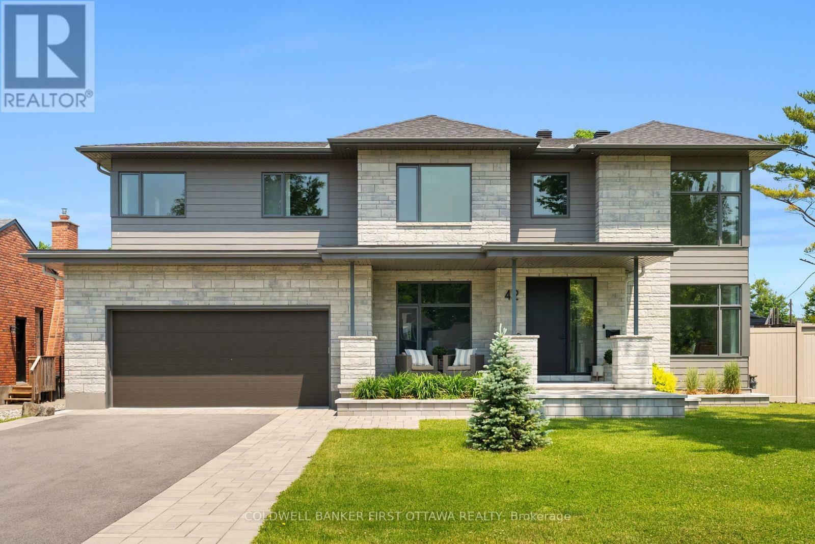 Property Photo: 42 Parkland Crescent ON K2H 7W5