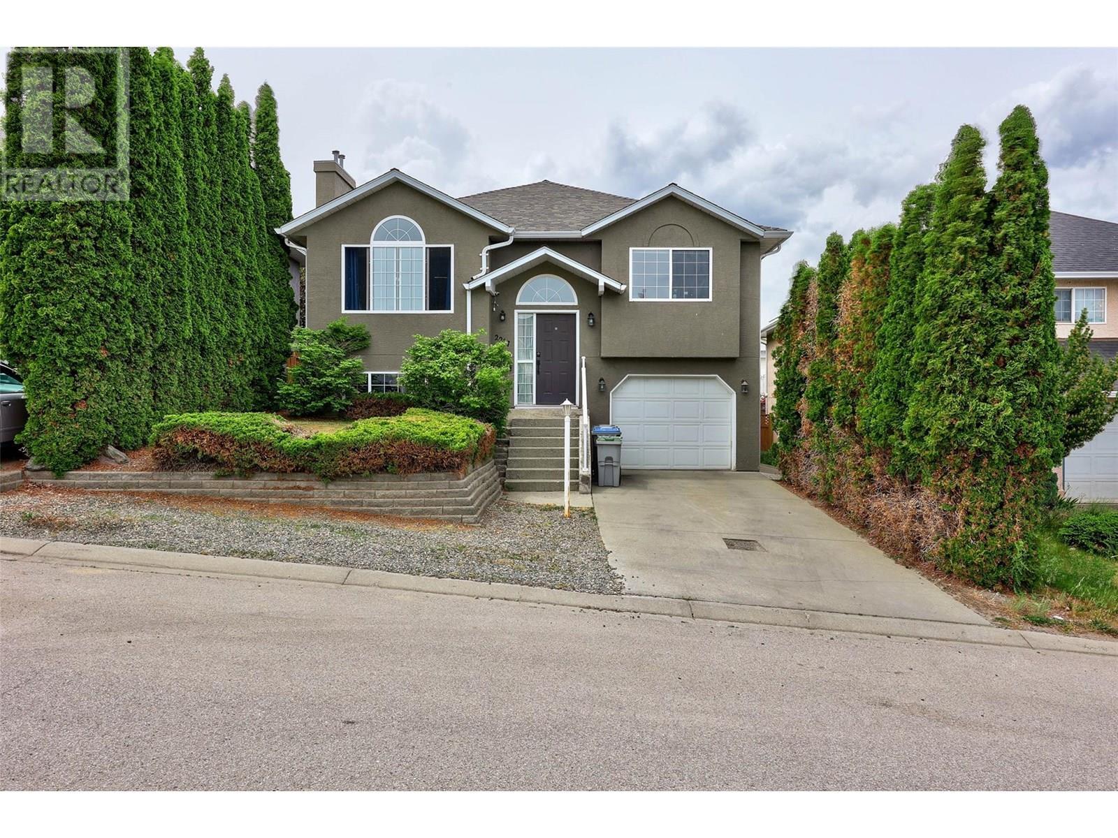 2217 Turnberry Place  Kamloops BC V1S 1S7 photo