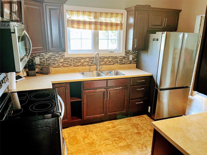 Property Photo:  83 Byrd Avenue  NL A1V 2A7 
