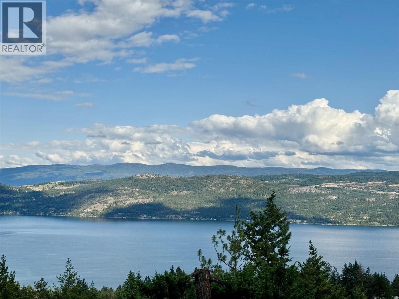 Property Photo:  90 Crown Crescent  BC V1H 2C3 