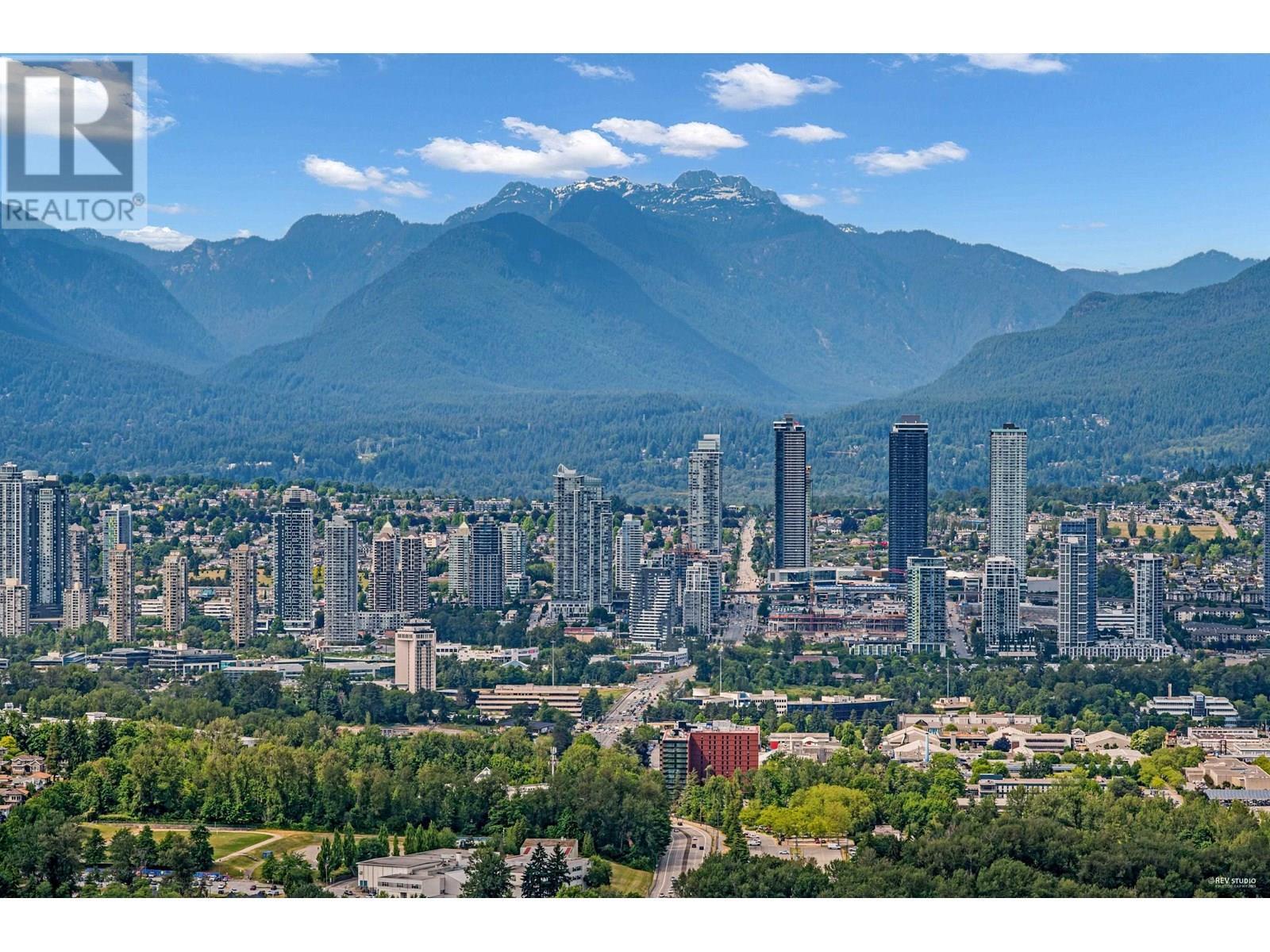 Property Photo: 6000 McKay Avenue 4206 BC V5H 0K2