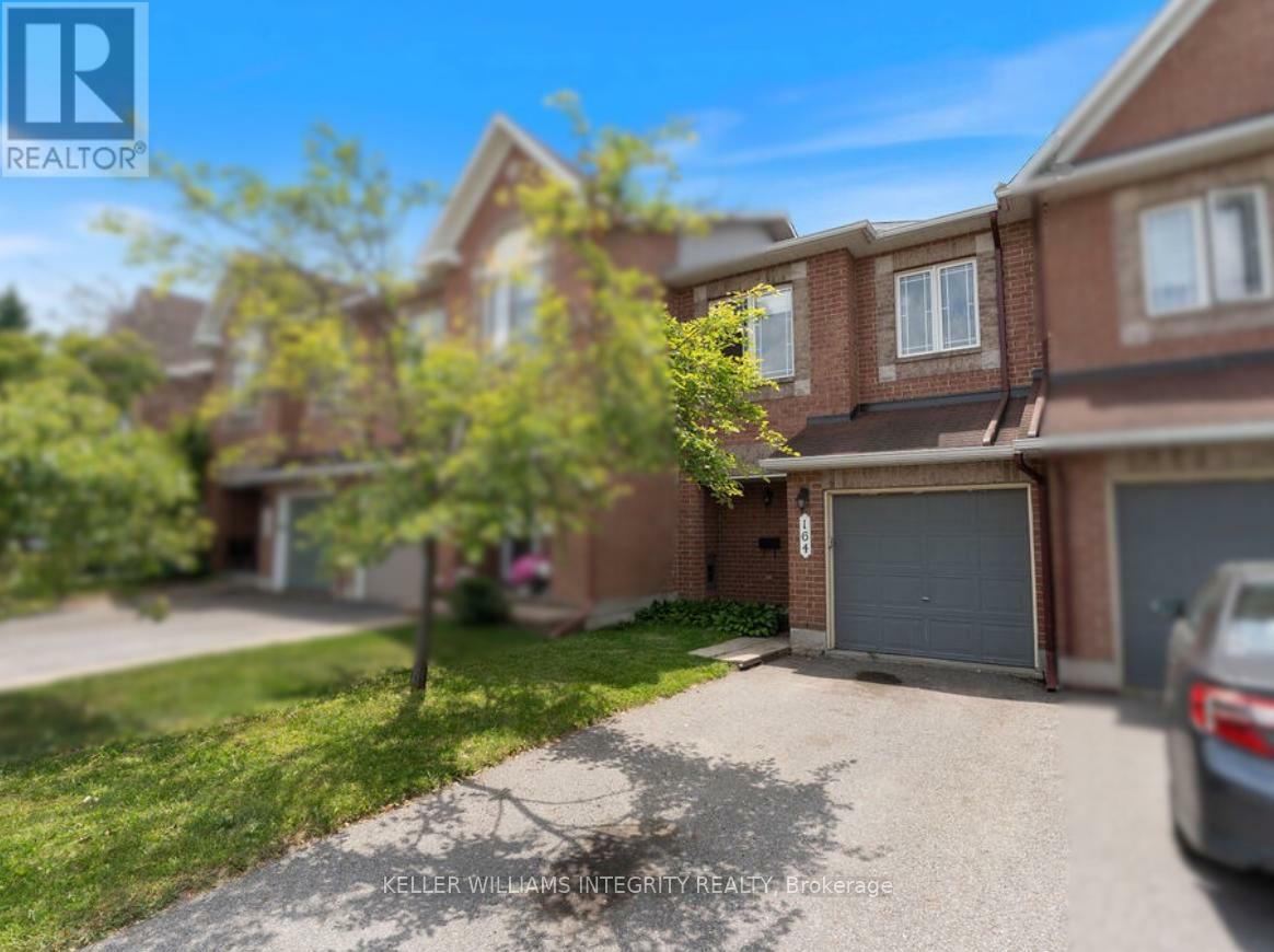 Photo de la propriété: 164 Sorento Street ON K2J 0B4