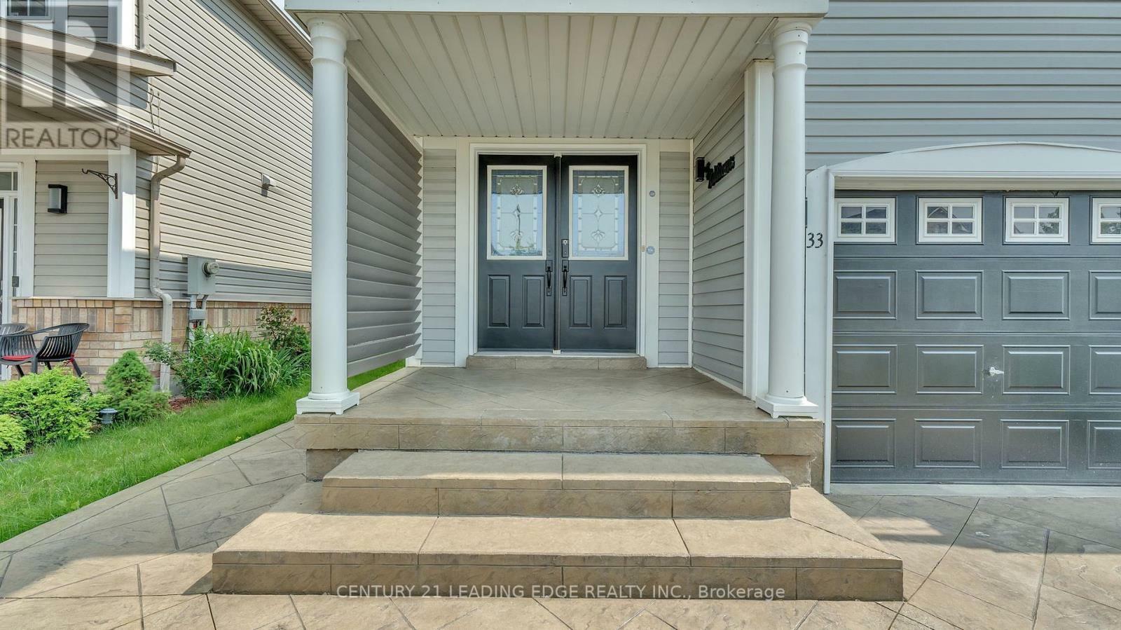 Property Photo:  33 Beadle Drive  ON L1S 7P1 