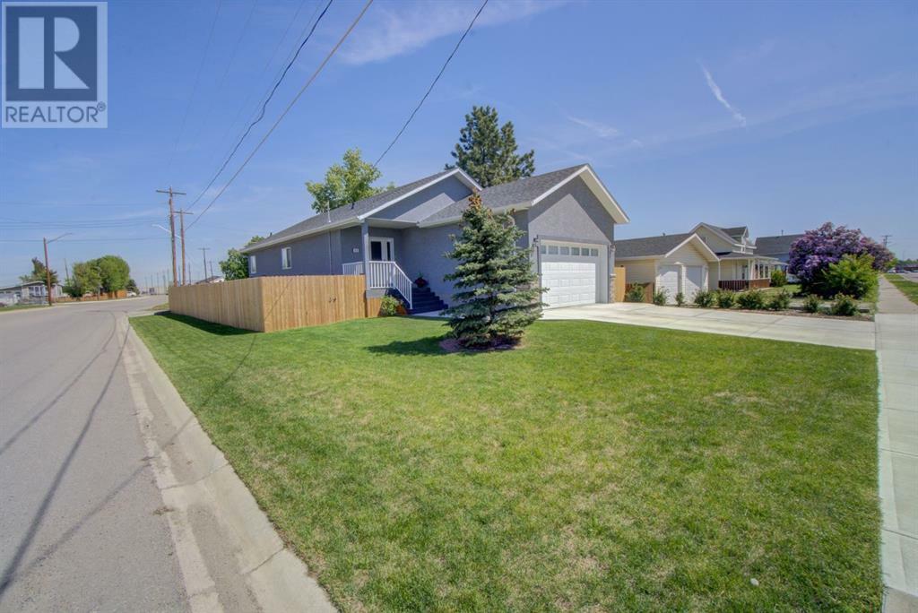 Property Photo: 340 55 Avenue West AB T0L 0T0
