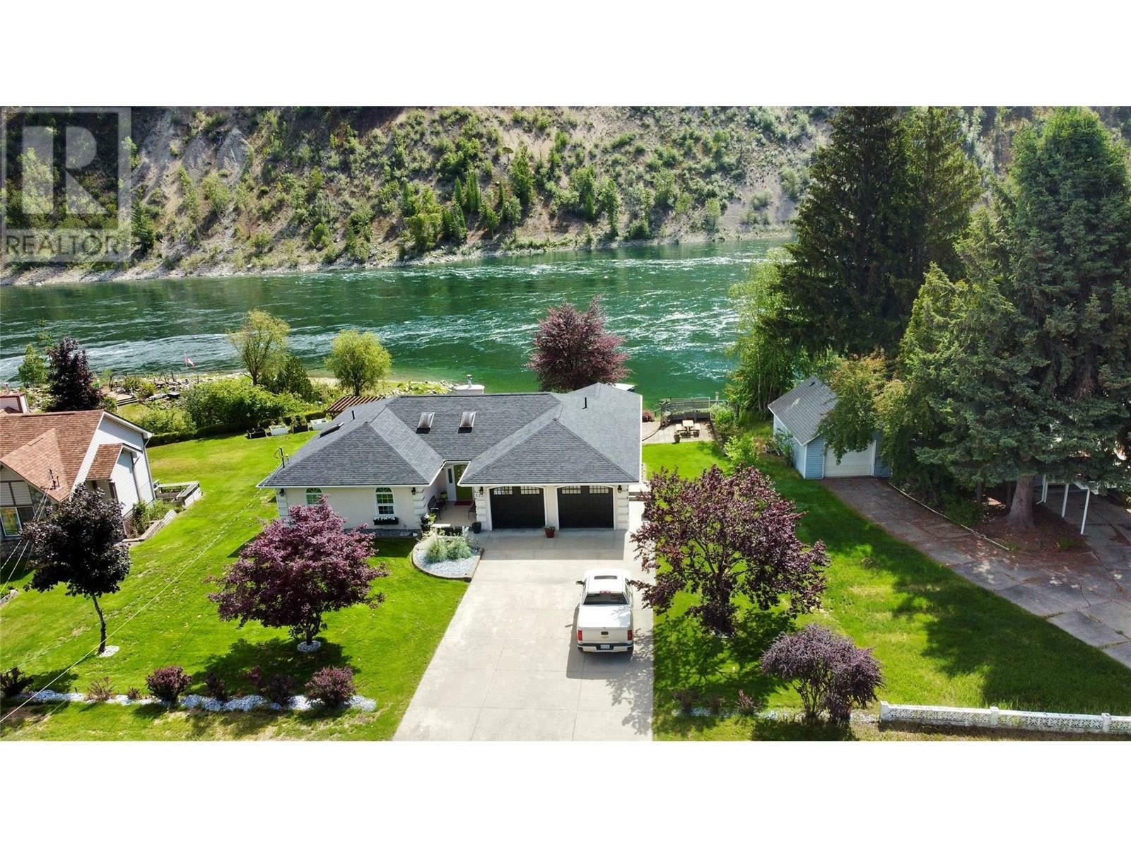 Property Photo: 525 3rd Avenue BC V1R 4V4