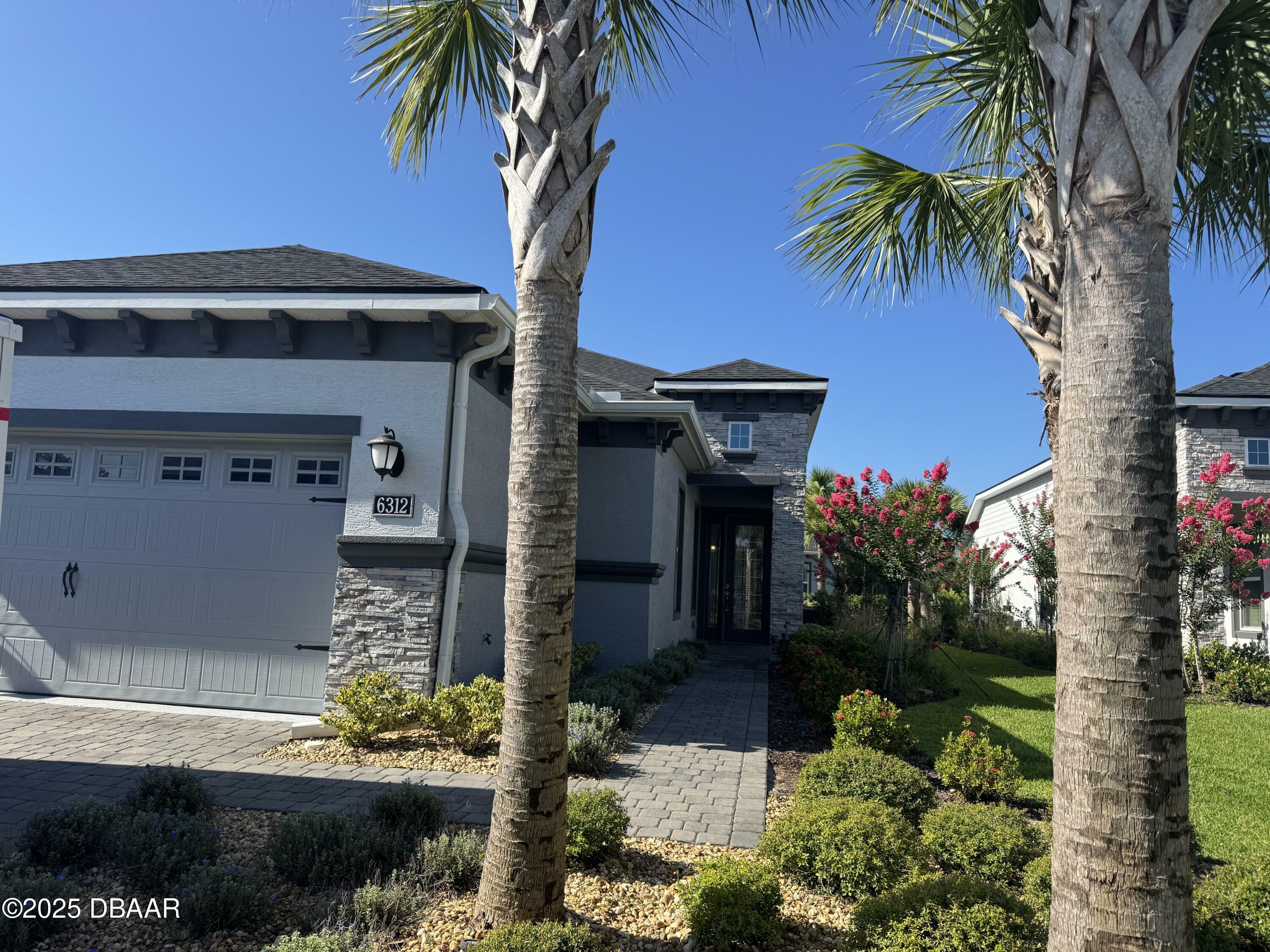 Property Photo: 6312 Hanfield Drive FL 32128
