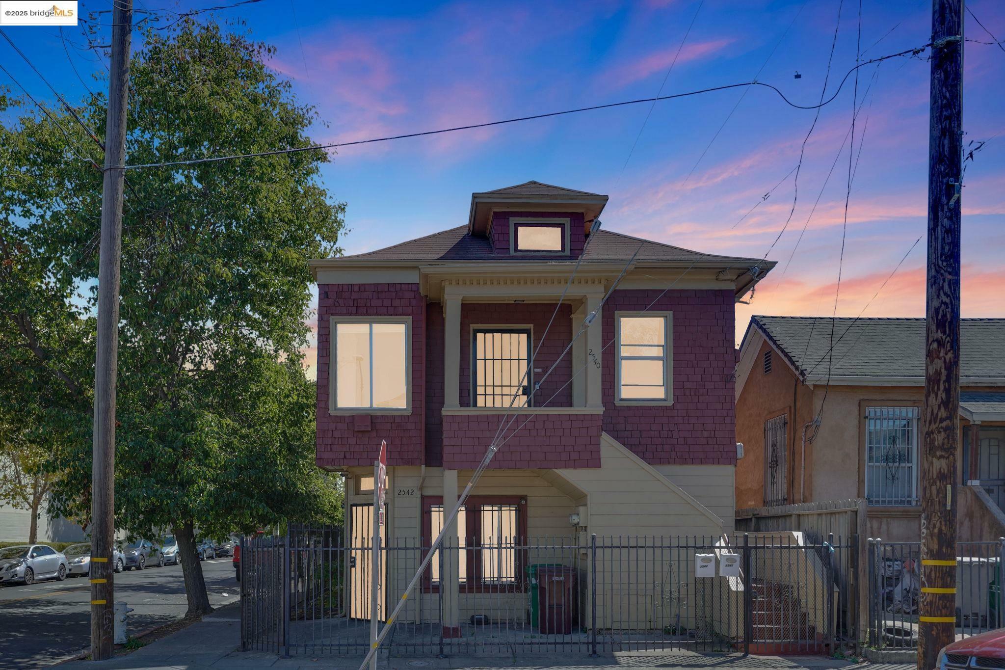Property Photo: 2542 Filbert St CA 94607