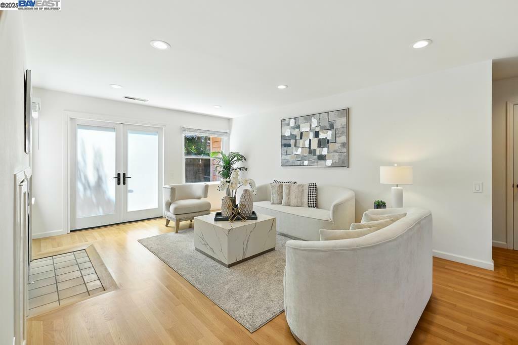 Property Photo: 357 Centre Ct CA 94502