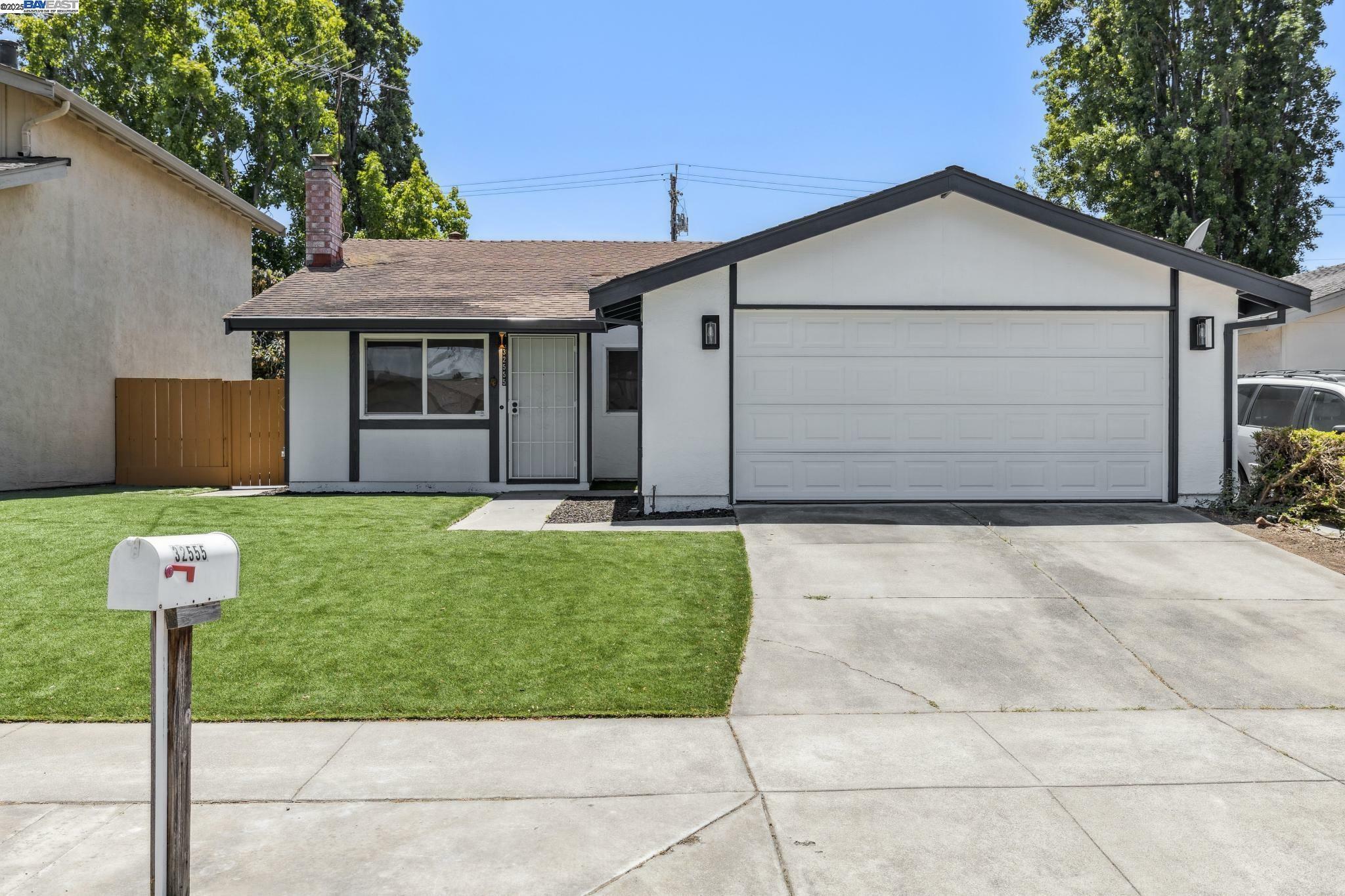 32555 Lake Bridgeport St  Fremont CA 94555 photo