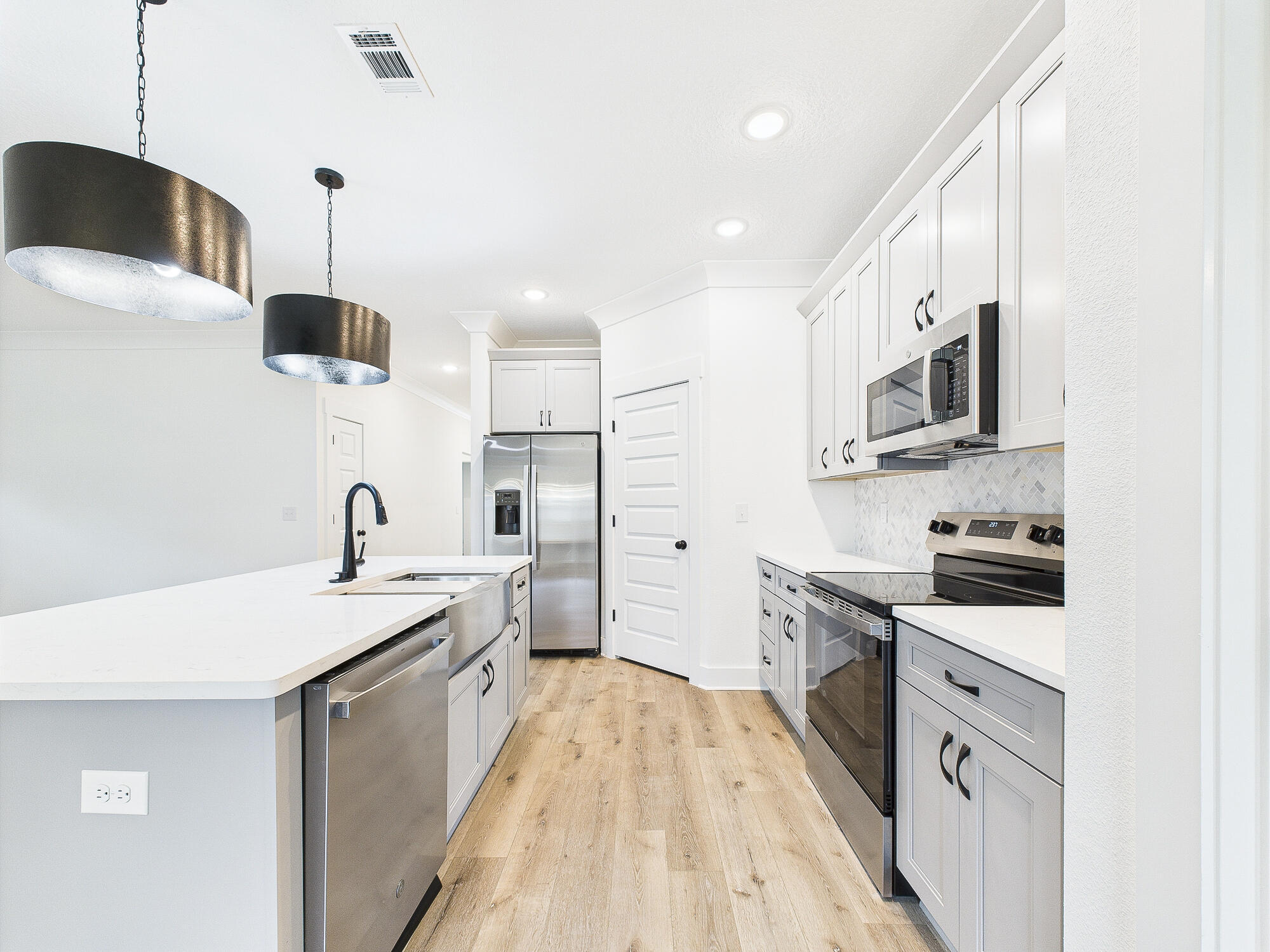 Property Photo:  715 McKinney Street  FL 32578 