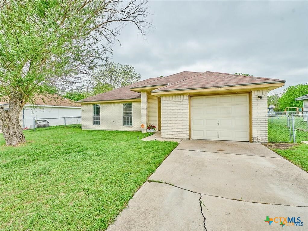 Property Photo: 2411 Caprice Drive TX 76543