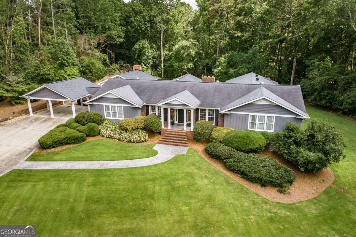 Property Photo: 1060 Woodhollow Lane GA 30606