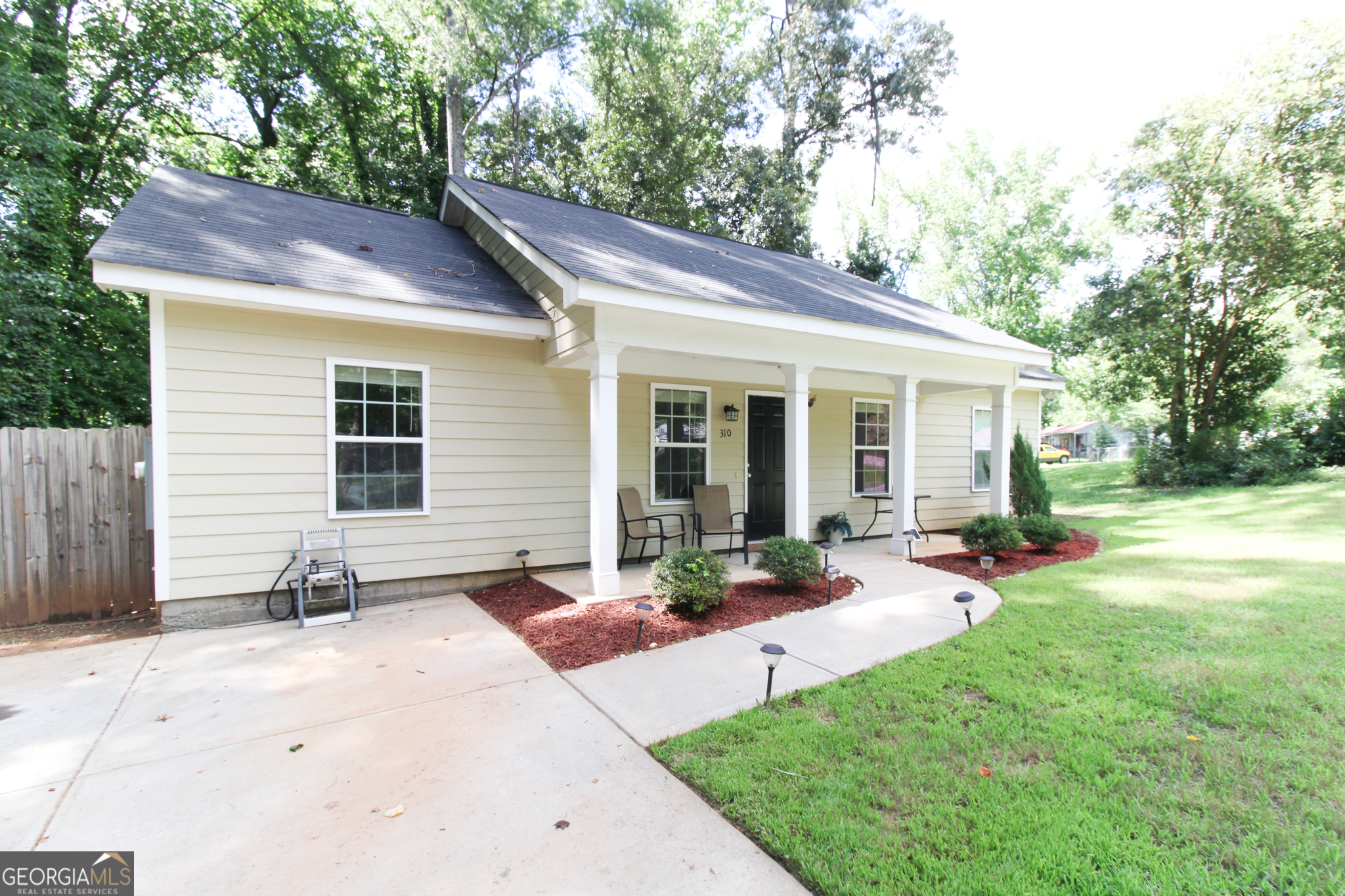 Property Photo: 310 Marlborough Downs Road GA 30606