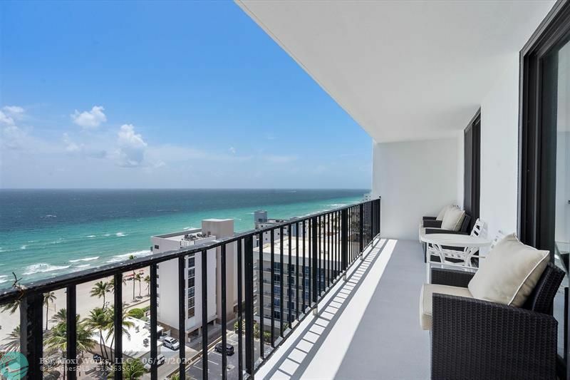 Property Photo:  322 Buchanan St Ph5b  FL 33019 