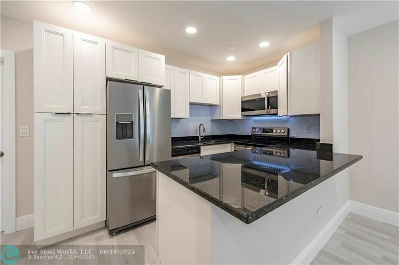 Property Photo: 628 NE 8th Ave #3 FL 33304