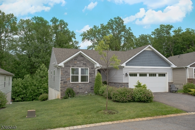 Property Photo: 8 Devon Ct NJ 07419