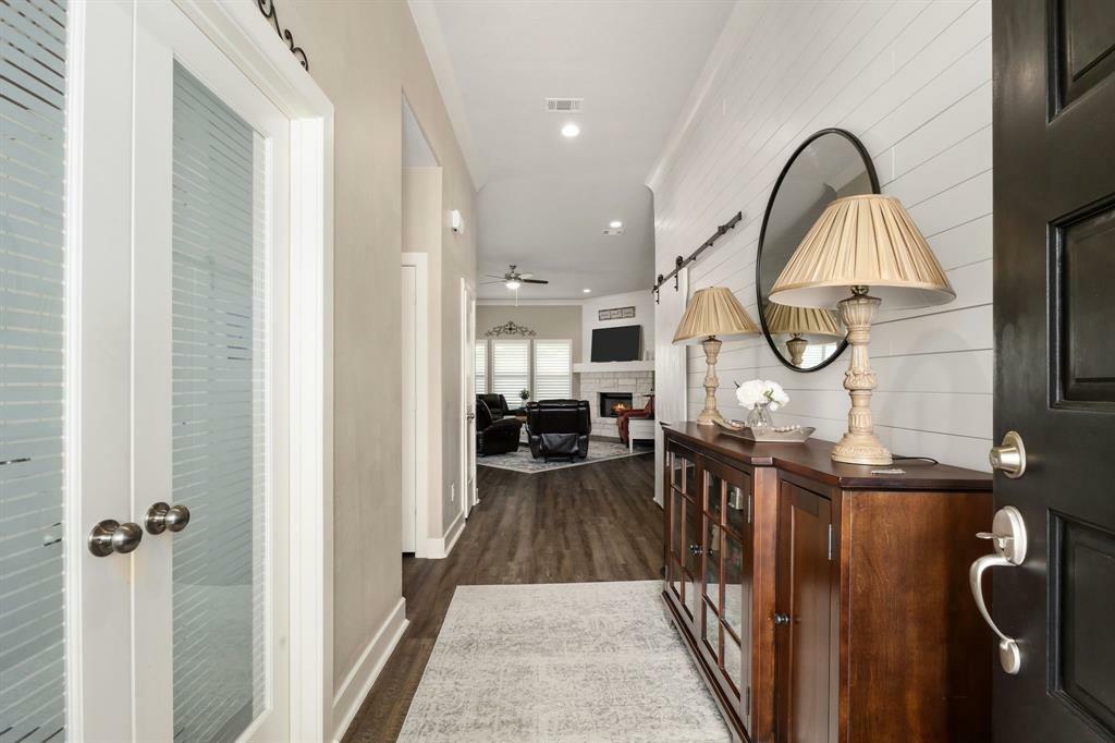 Property Photo:  1803 Twin Oaks Circle  TX 77833 