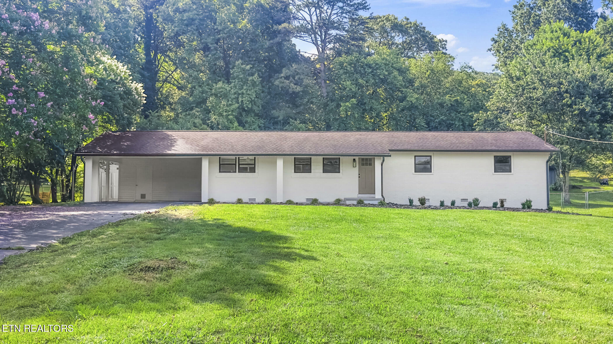 Property Photo: 11020 Hughlan Drive TN 37934