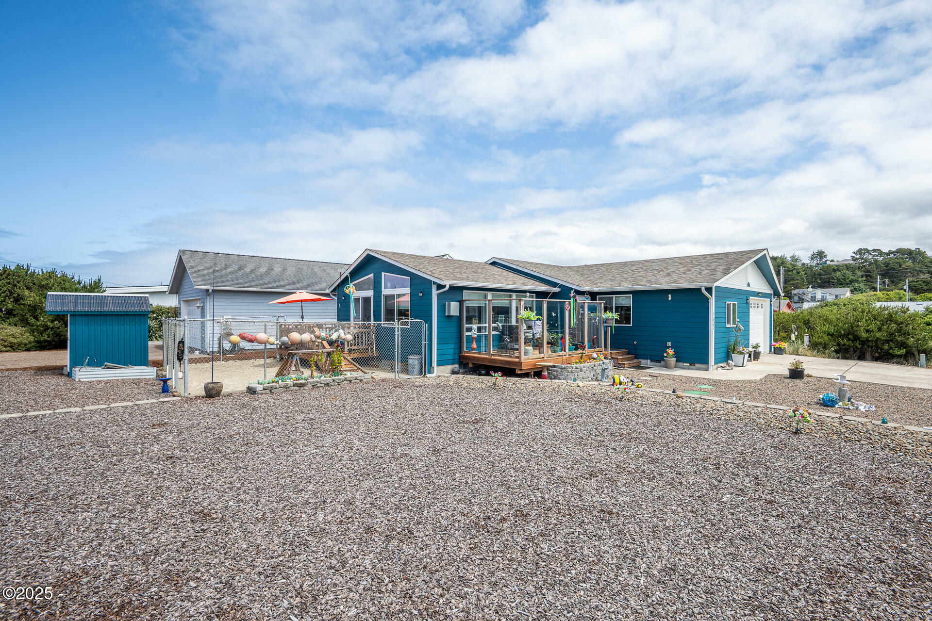 Property Photo: 1602 NW Oceanic Loop OR 97394