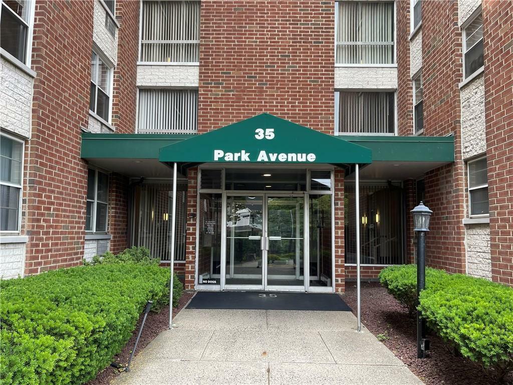 Property Photo: 35 Park Avenue 2L NY 10901