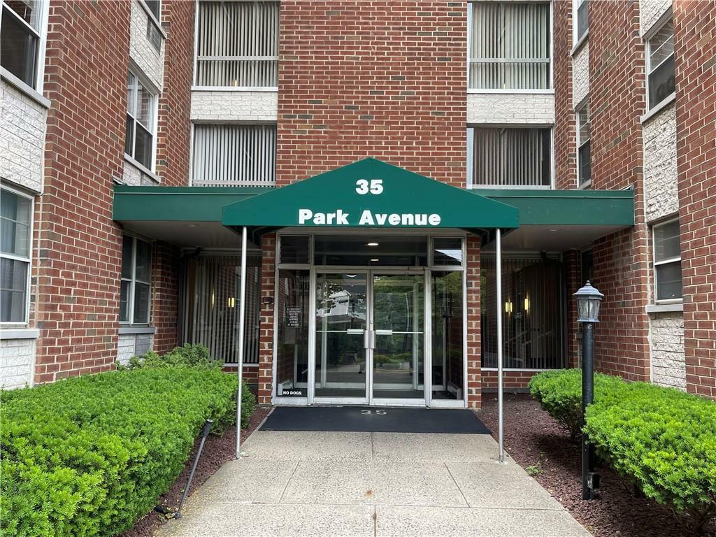 Property Photo: 35 Park Avenue 2L NY 10901