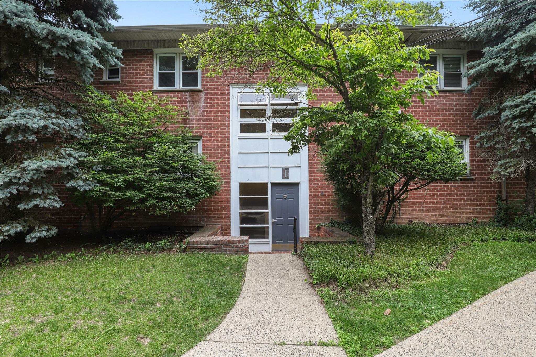 Property Photo: 140 N Broadway It9 NY 10533