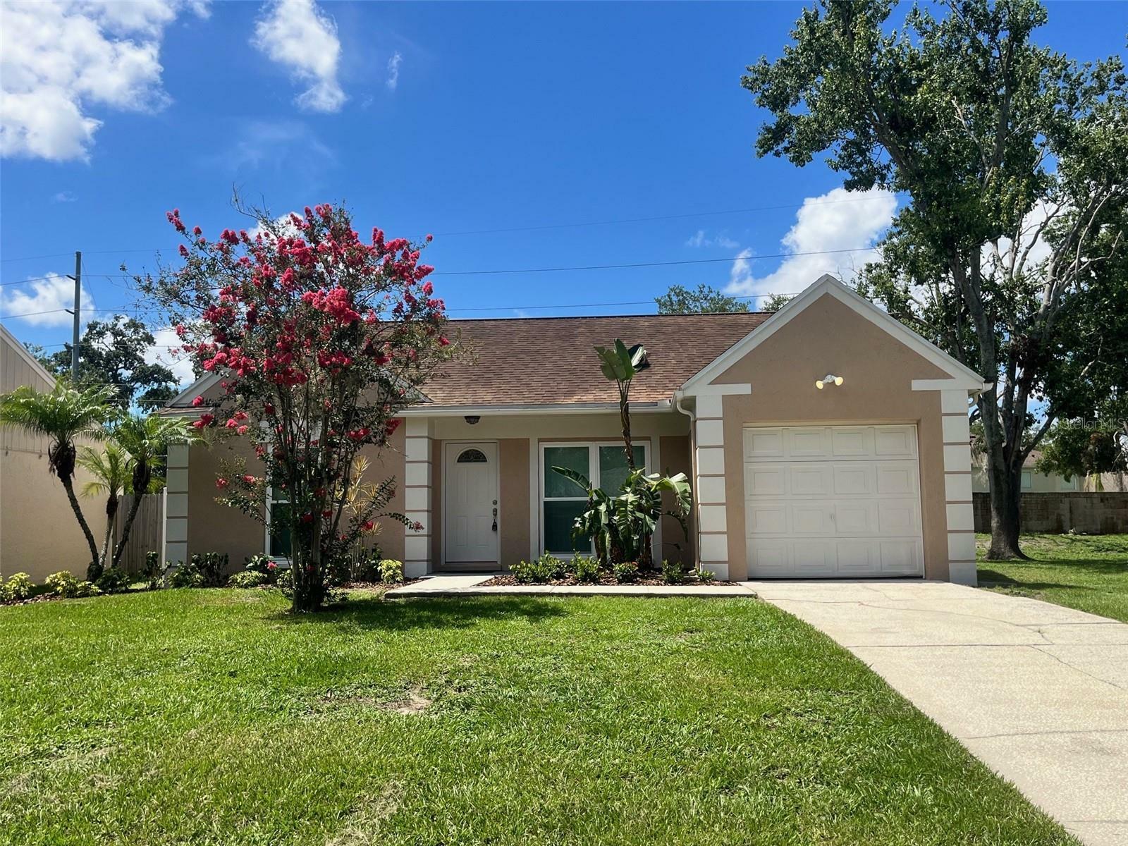 Property Photo: 1621 Crossridge Drive FL 33510