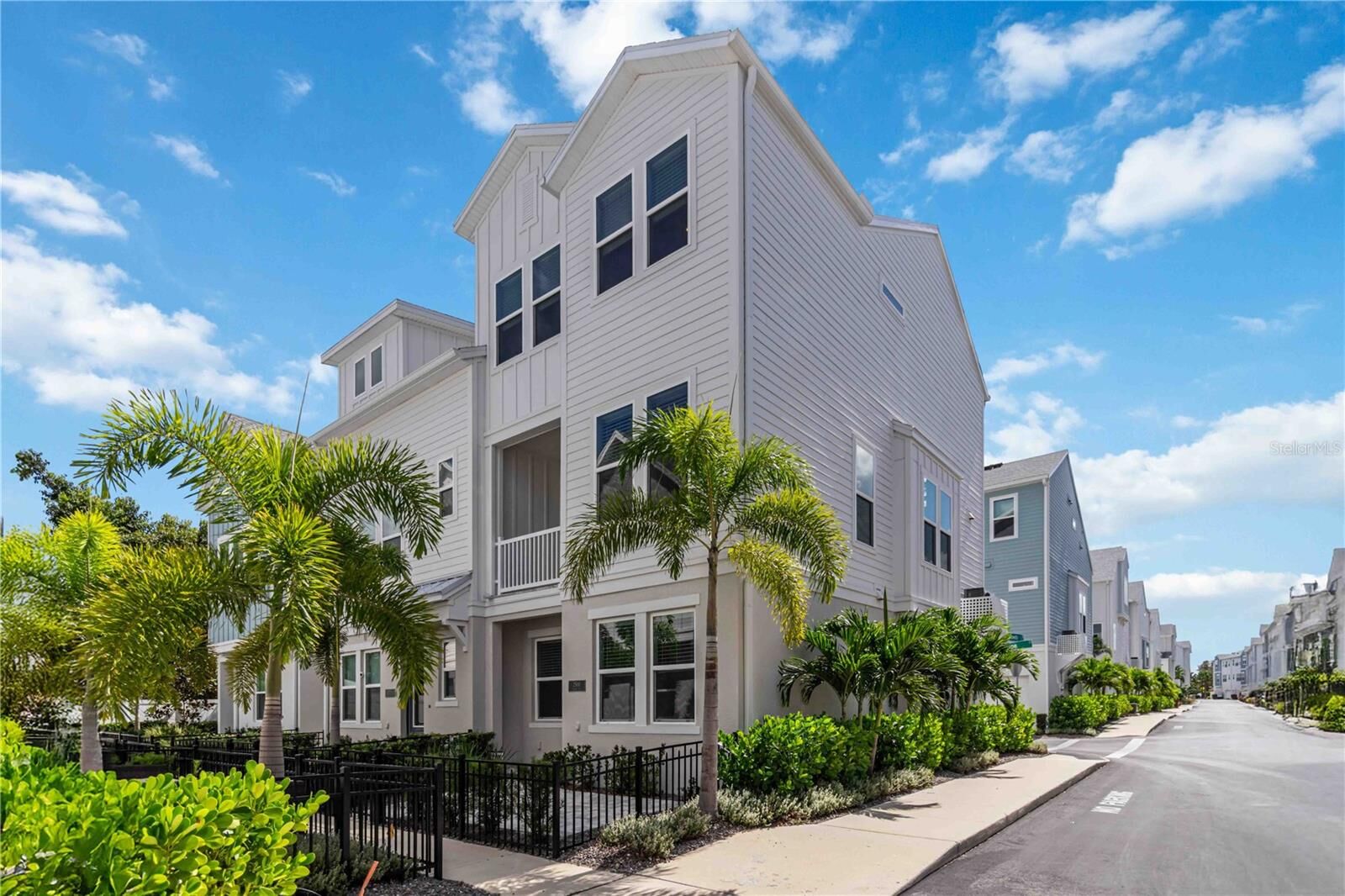 Property Photo: 2500 Boone Court FL 34237