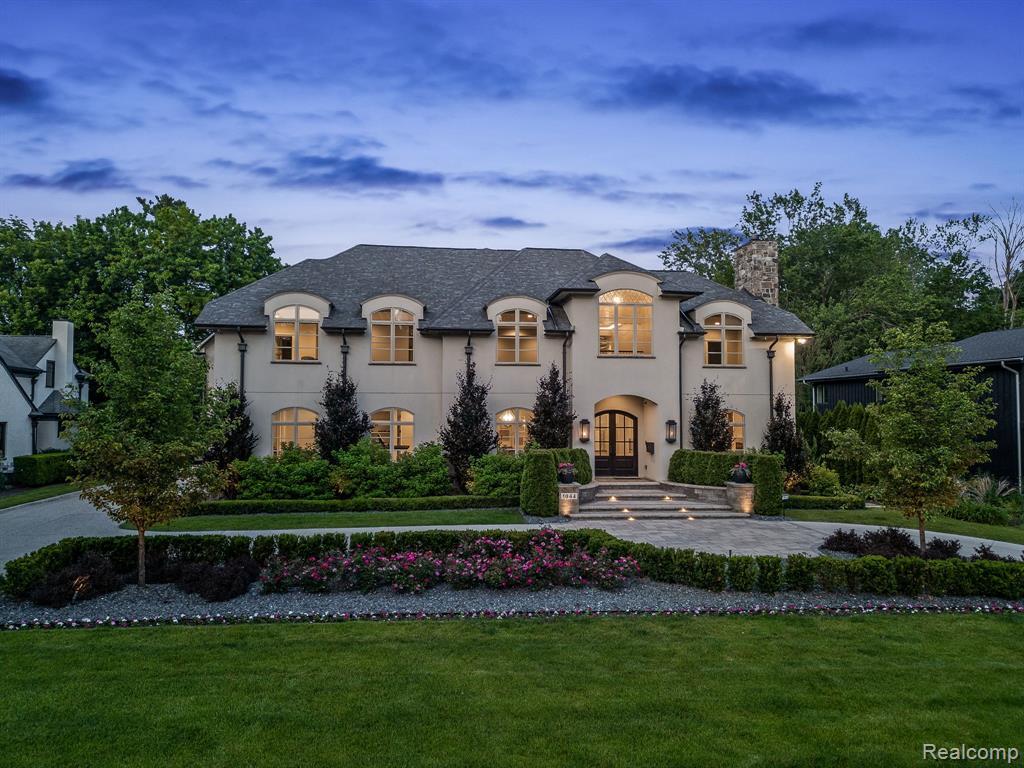 Property Photo: 1044 Lakeside Drive MI 48009 3834