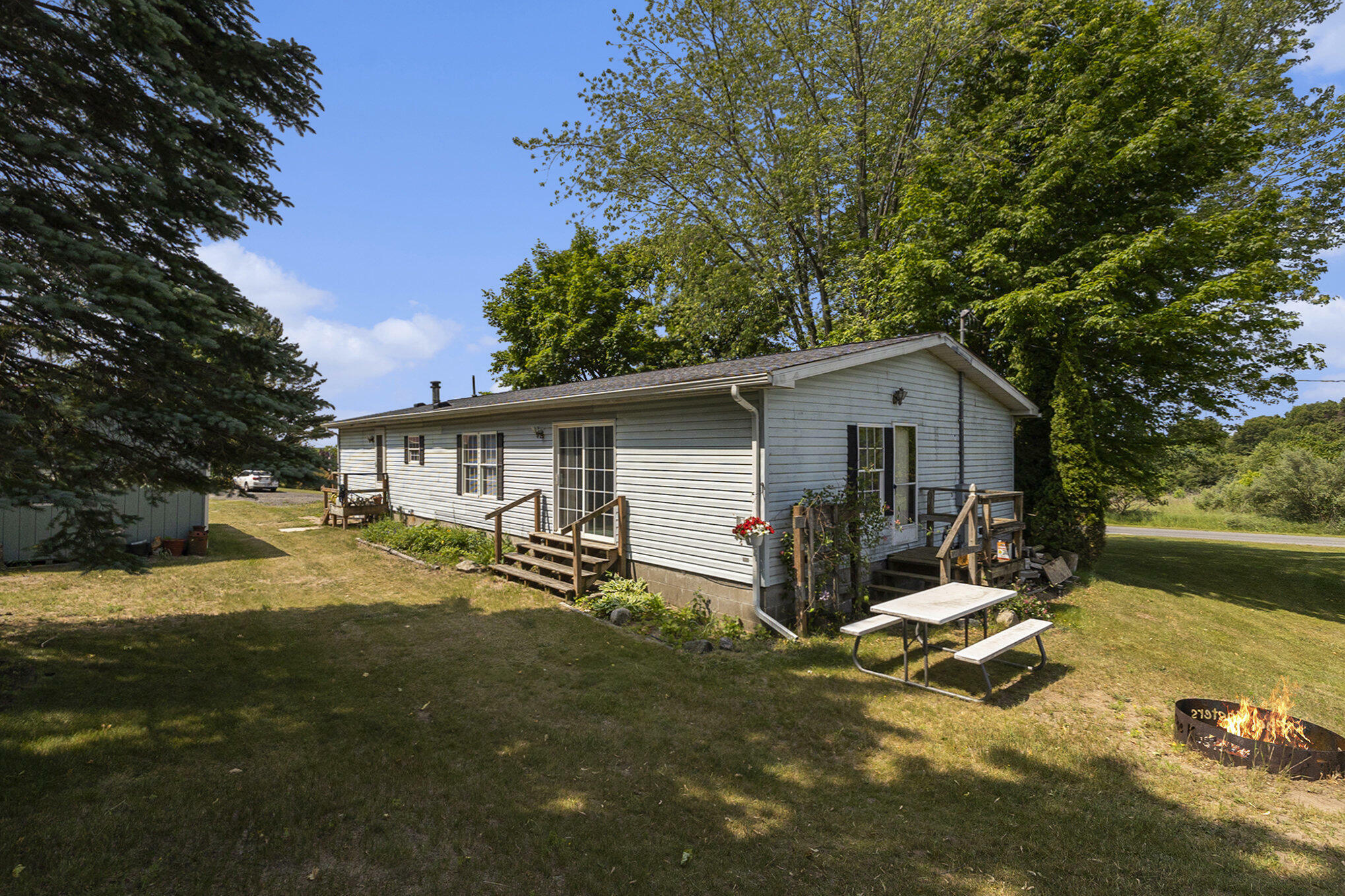 Property Photo: 720 S 72nd Avenue MI 49455